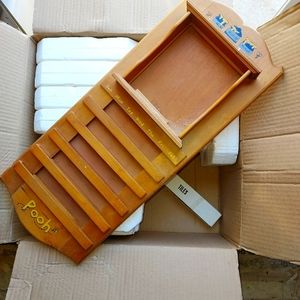 A pooh plate calendar